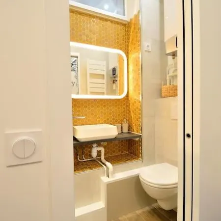 Apartment Tiny Cosy Namastay In Trendy Canal St Martin Area Paris
